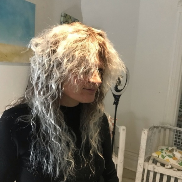 Silver white and brown wig‎ - Picture 2 of 7